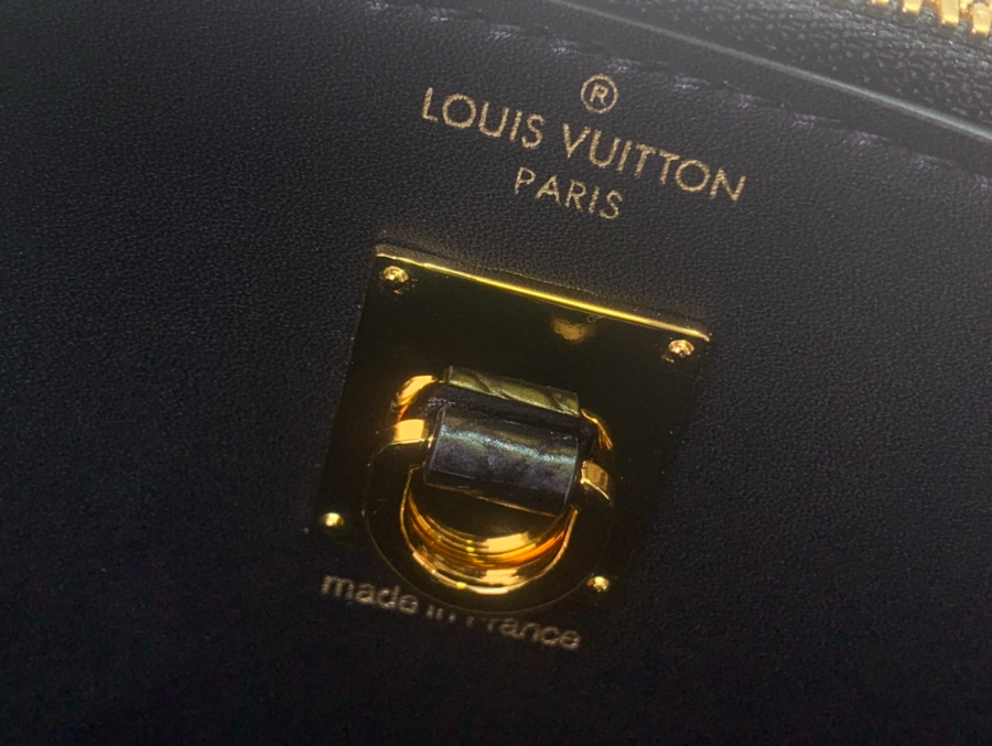 루이비통 LV 시티 스티머 MM백 블랙 악어무늬(27 x 23 x 13)9.jpg