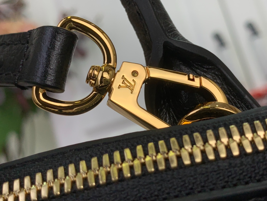 루이비통 LV 시티 스티머 미니백 블랙 타조무늬 (21 x 20 x 11)8.jpg