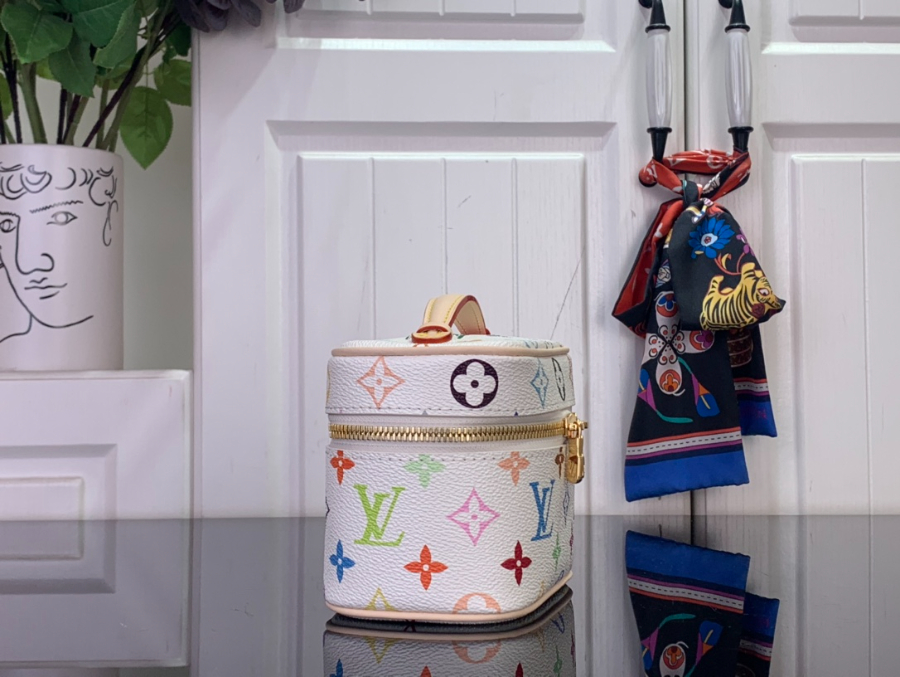 루이비통 나이스 나노 화이트(14 x 10.2 x 8.5)4.jpg