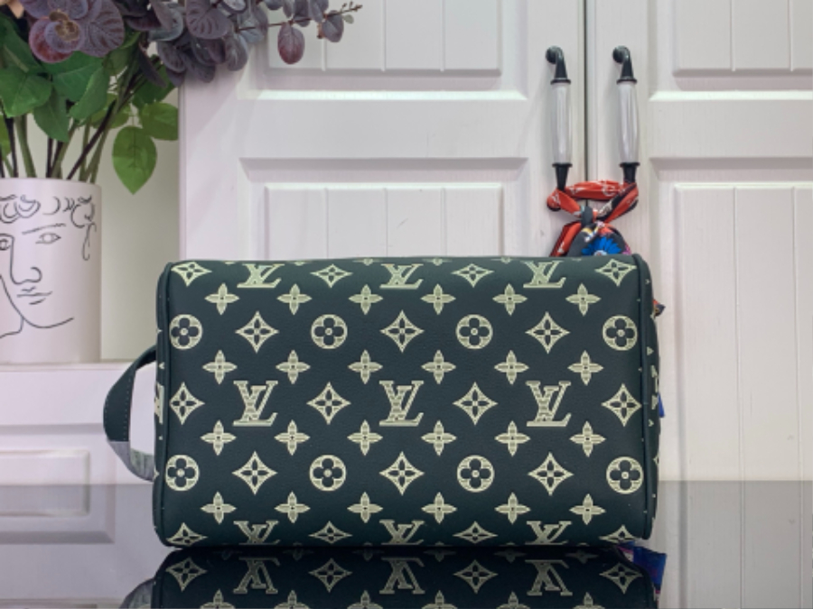 루이비통 돕 키트 흑녹색 (28 x 15 x 16.5)4.jpg