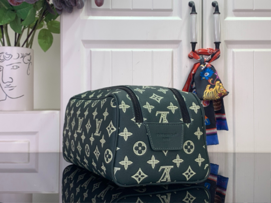 루이비통 돕 키트 흑녹색 (28 x 15 x 16.5)5.jpg