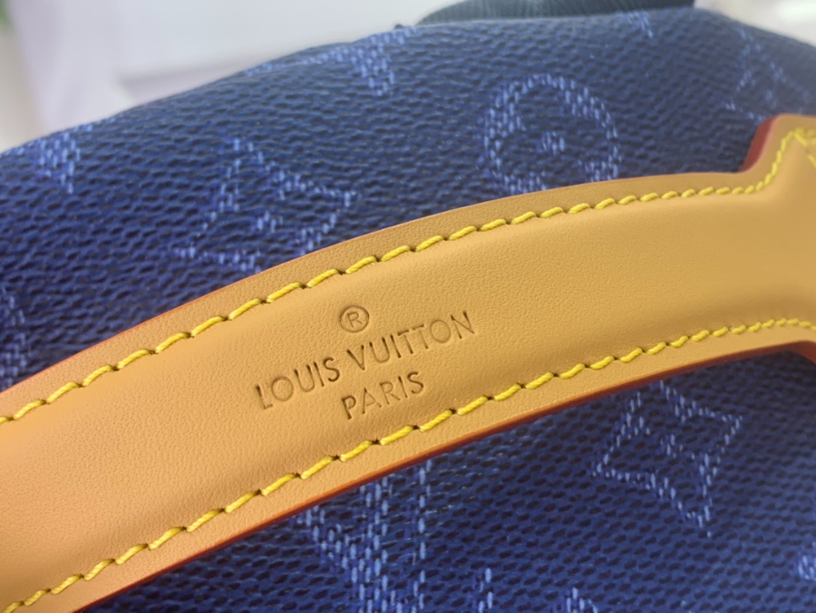 루이비통 디스커버리 백팩 PM 블루 (40 x 20 x 30) 8.jpg