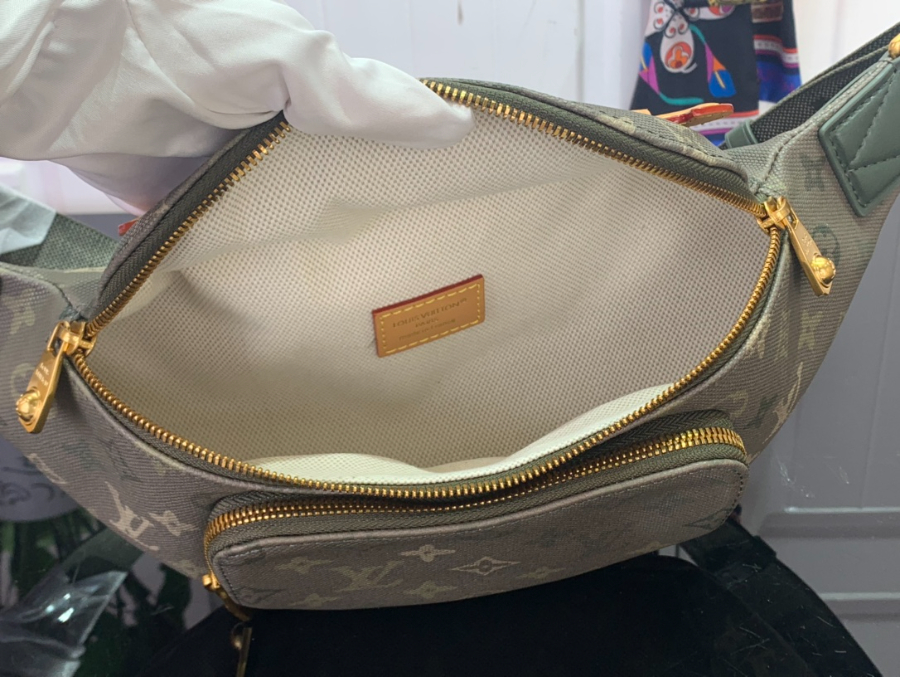 루이비통 러시 범백 그린 (15 x 8 x 30)3.jpg