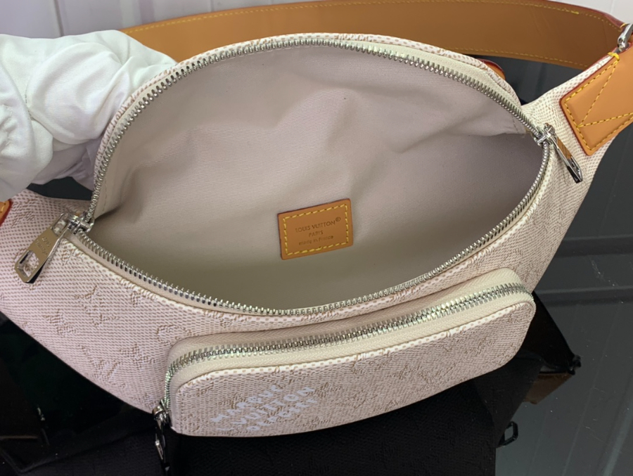 루이비통 러시 범백 베이지 (30 x 15 x 8)3.jpg