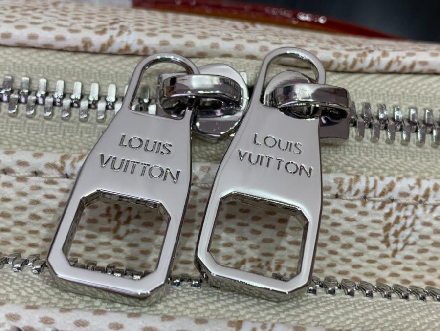 루이비통 러시 범백 베이지 (30 x 15 x 8)5.jpg