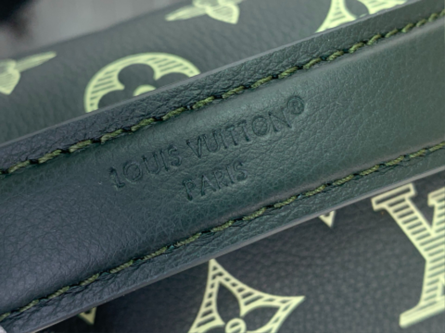 루이비통 러시 범백 흑녹색 (15 x 8 x 30)8.jpg