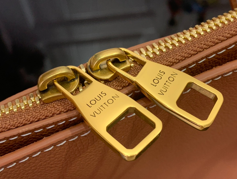 루이비통 로우 키 더플 토트 꼬냑 (43.5 x 26.5 x 14.5)7.jpg