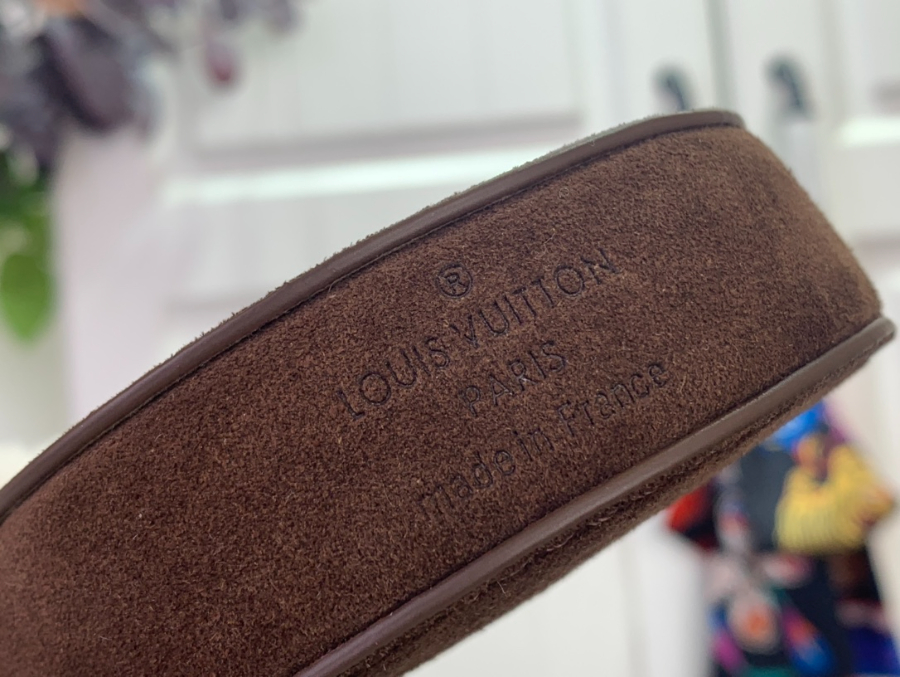루이비통 벨라 스웨이드 다크 브라운 (22 x 14 x 19)9.jpg