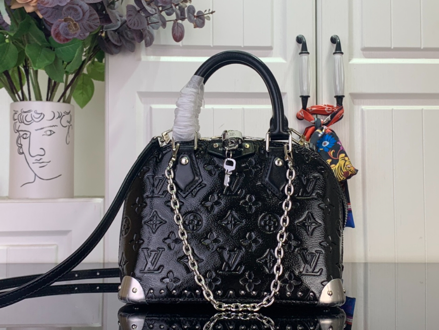 루이비통 알마 트렁크 BB 블랙 (19 x 11 x 22)1.jpg