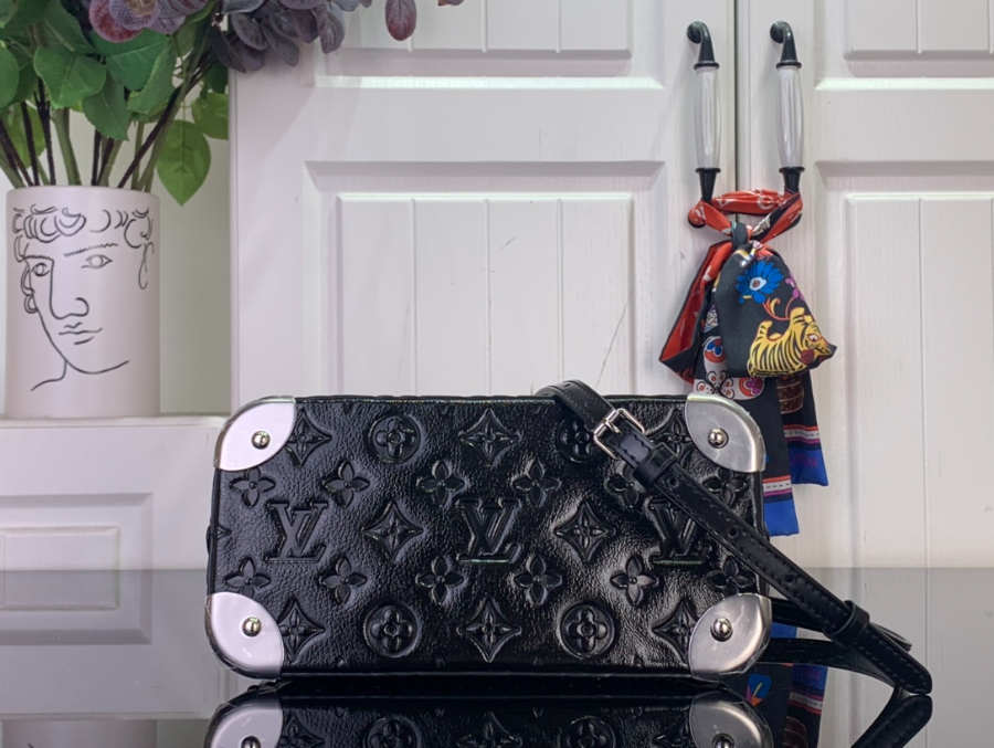 루이비통 알마 트렁크 BB 블랙 (19 x 11 x 22)5.jpg