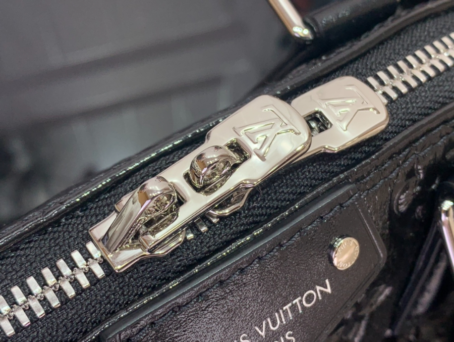 루이비통 알마 트렁크 BB 블랙 (19 x 11 x 22)6.jpg