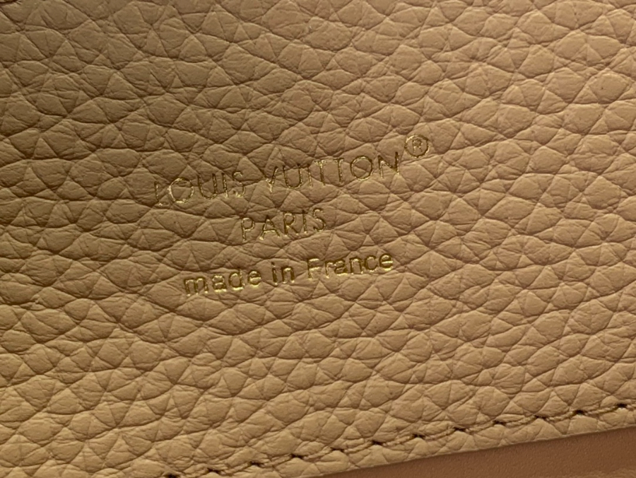 루이비통 카퓌신 BB 베이지 (17.3 x 9 x 27)9.jpg