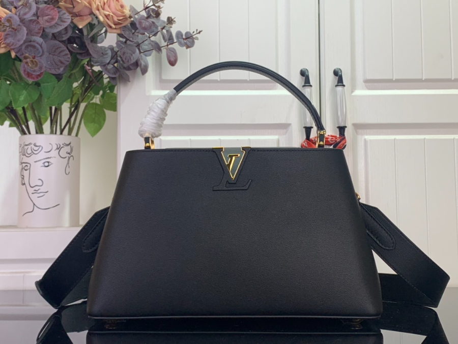 루이비통 카퓌신 MM 수플 블랙 (33 x 24 x 12)1.jpg