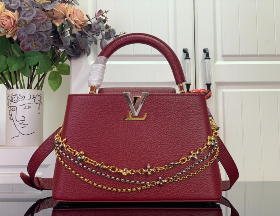 루이비통 카퓌신 미디엄 다크레드 (20 x 11 x 31.5)1.jpg