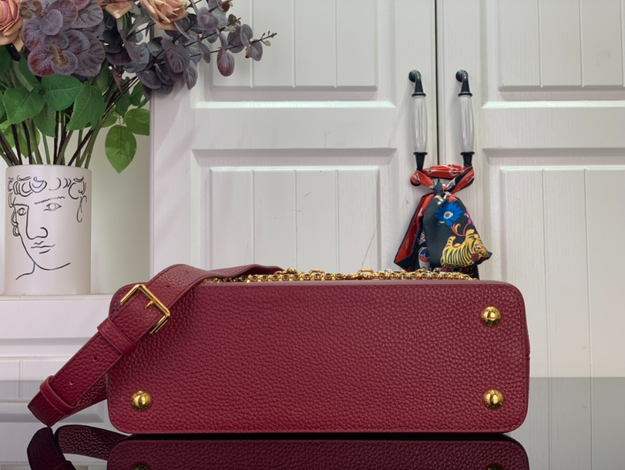 루이비통 카퓌신 미디엄 다크레드 (20 x 11 x 31.5)5.jpg