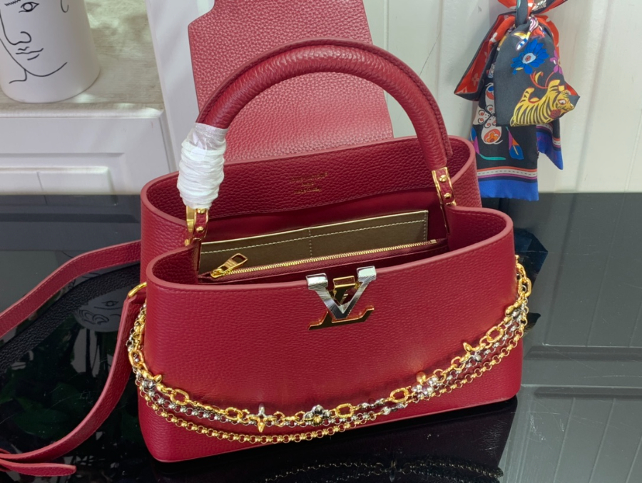 루이비통 카퓌신 미디엄 다크레드 (20 x 11 x 31.5)3.jpg