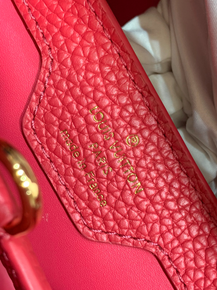 루이비통 카퓌신 스몰 레드 279.jpg