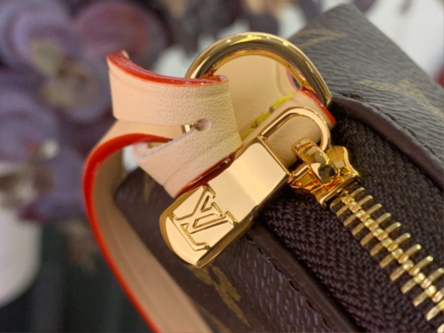 루이비통 코스메틱 퍼스 (13.5 x 9 x 5.5)7.jpg