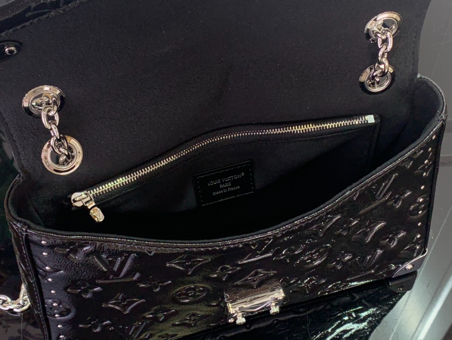 루이비통 트렁키 블랙 (16 x 8 x 27)3.jpg