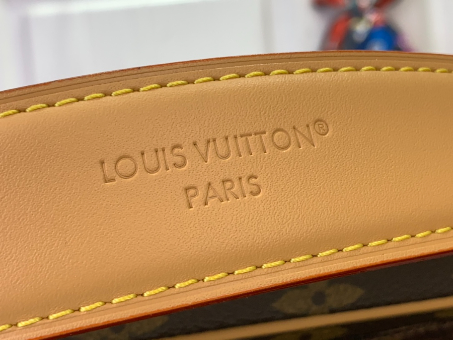 루이비통 닐 M26068 17.51125cm8.jpg