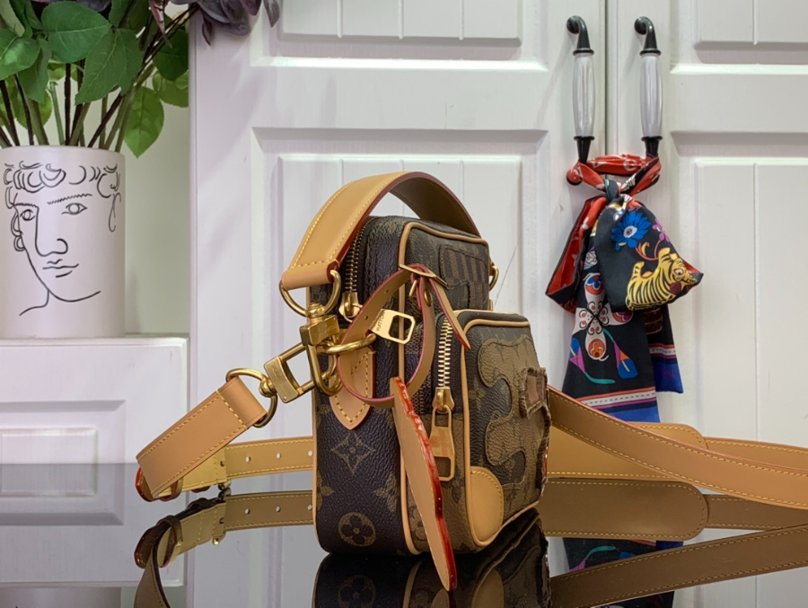 루이비통 닐 M26068 17.51125cm4.jpg