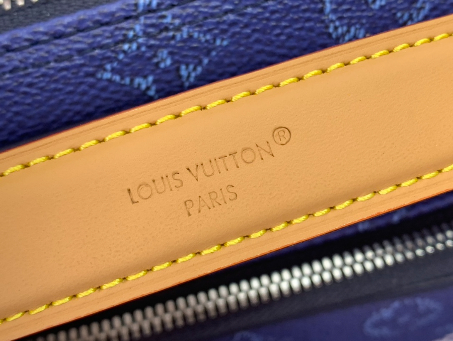 루이비통 닐 M26823 17.51125cm 블루6.jpg