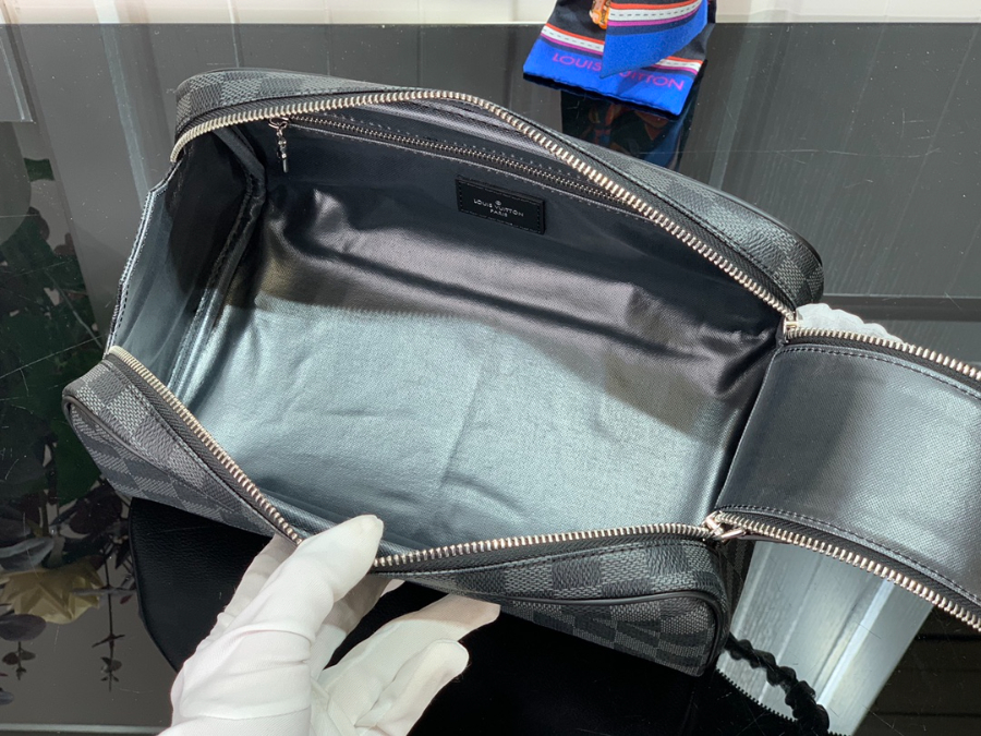 루이비통 돕 키트 다미에 M44494 281516.5cm 블랙2.jpg