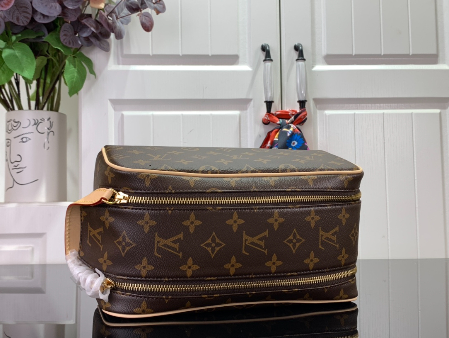 루이비통 돕 키트 토일렛 파우치 모노그램 281516.5cm M44494 브라운5.jpg