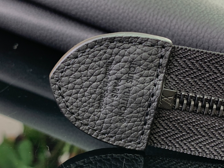 루이비통 듀오 파우치 M25943 35.5266.5cm 블랙7.jpg