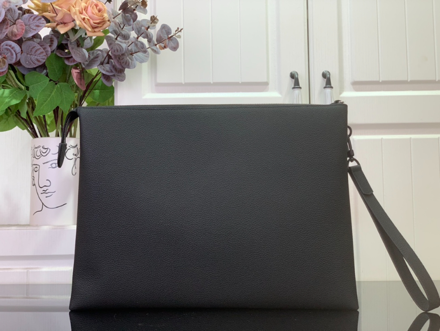 루이비통 듀오 파우치 M25943 35.5266.5cm 블랙2.jpg