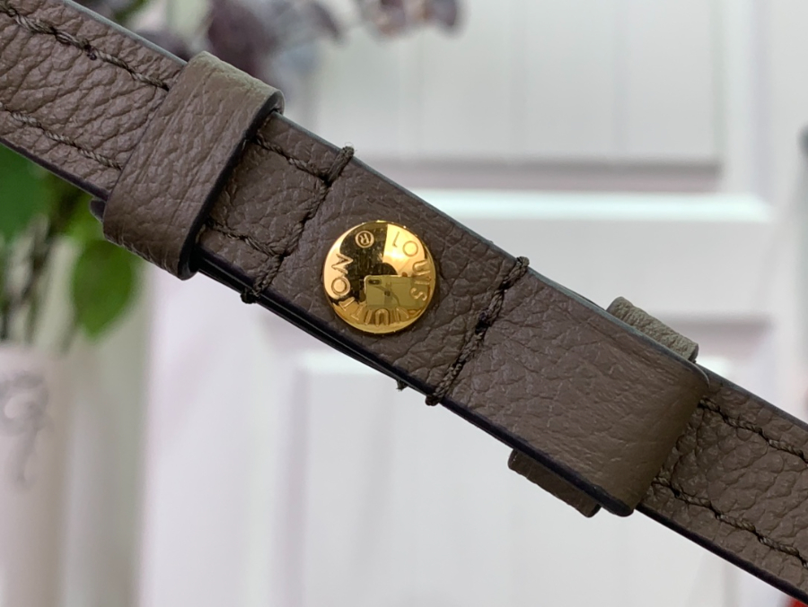 루이비통 리브 포쉐트 파우치 모노그램 M25816 24.513.56.5cm 다크 스톤8.jpg