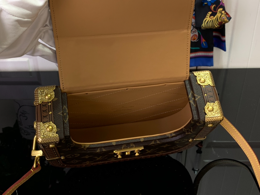 루이비통 몽수리 트렁크 M15166 17722cm 브라운3.jpg