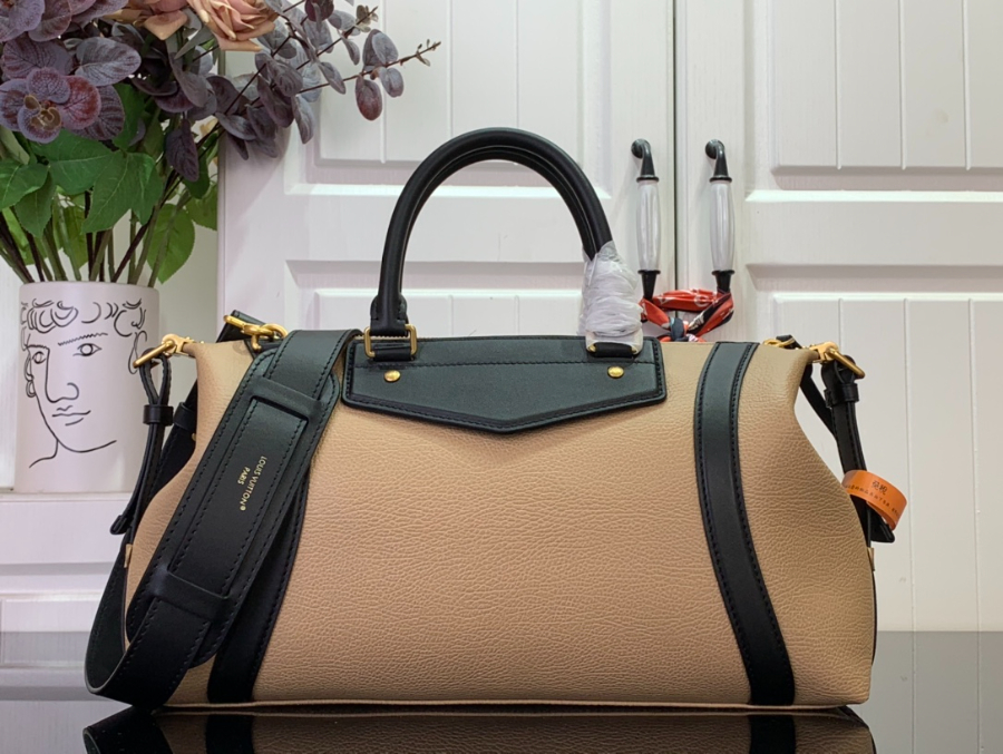 루이비통 LV 바이커 MM 미디엄 다크 베이지 M25557 381515cm2.jpg