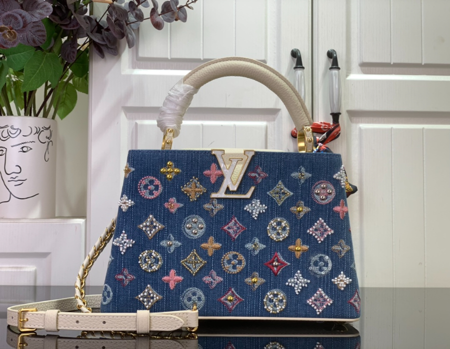 루이비통 카퓌신 BB M12947 27189cm 아이보리1.jpg