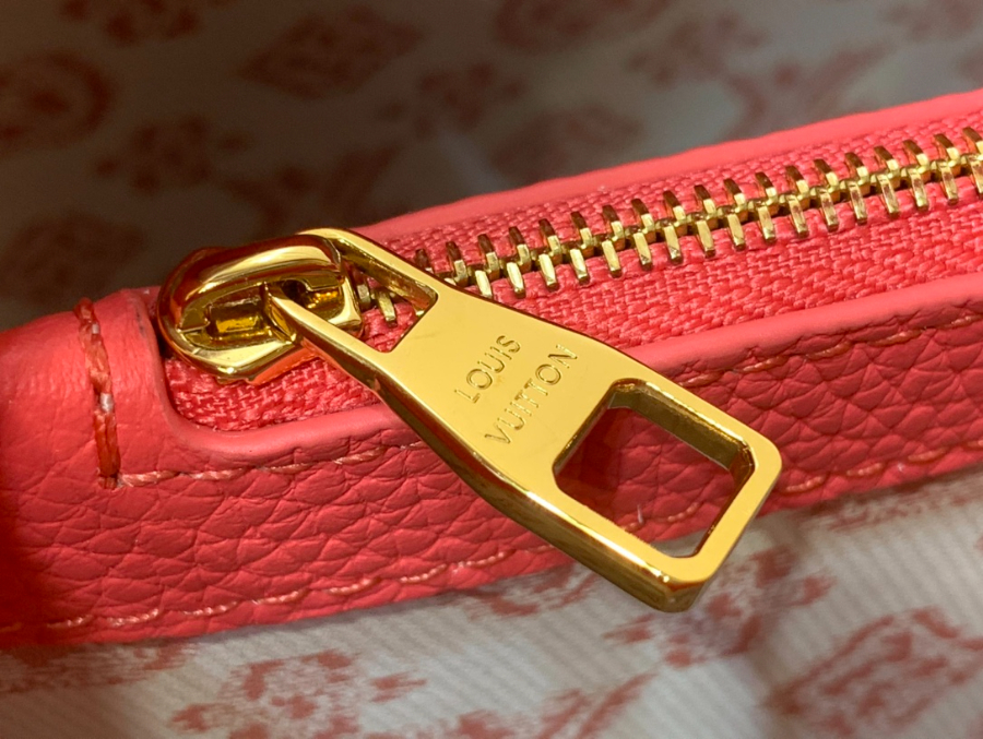 루이비통 카퓌신 BB M26004 27918cm 레드6.jpg
