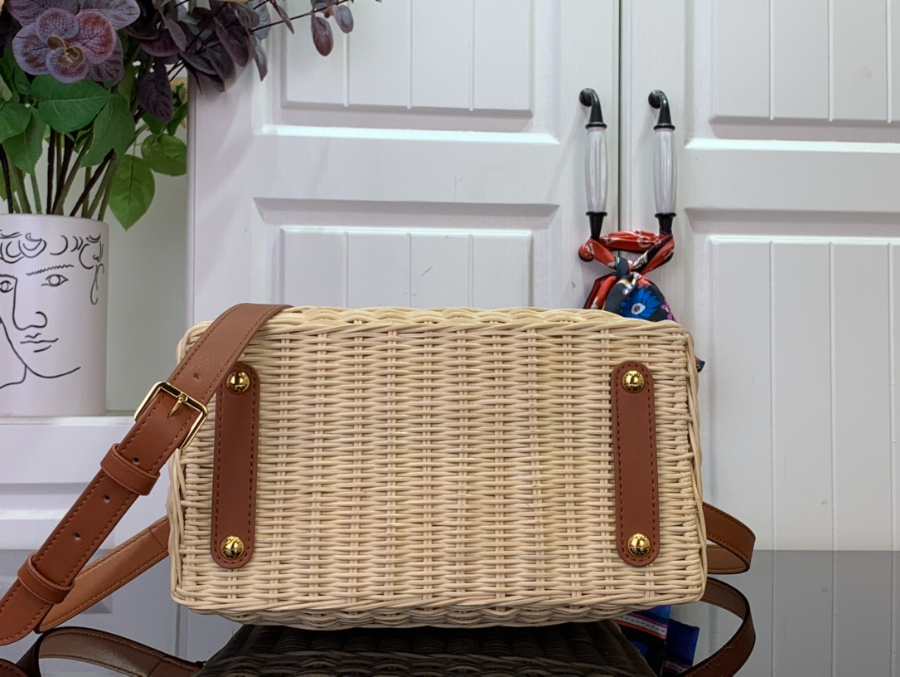 루이비통 카퓌신 BB M26004 27918cm 브라운5.jpg