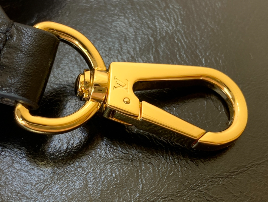 루이비통 카퓌신 MM 수플 블랙 M12924 241233cm6.jpg