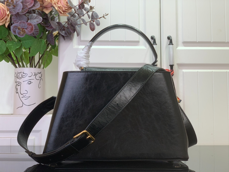 루이비통 카퓌신 MM 수플 블랙 M12924 241233cm2.jpg