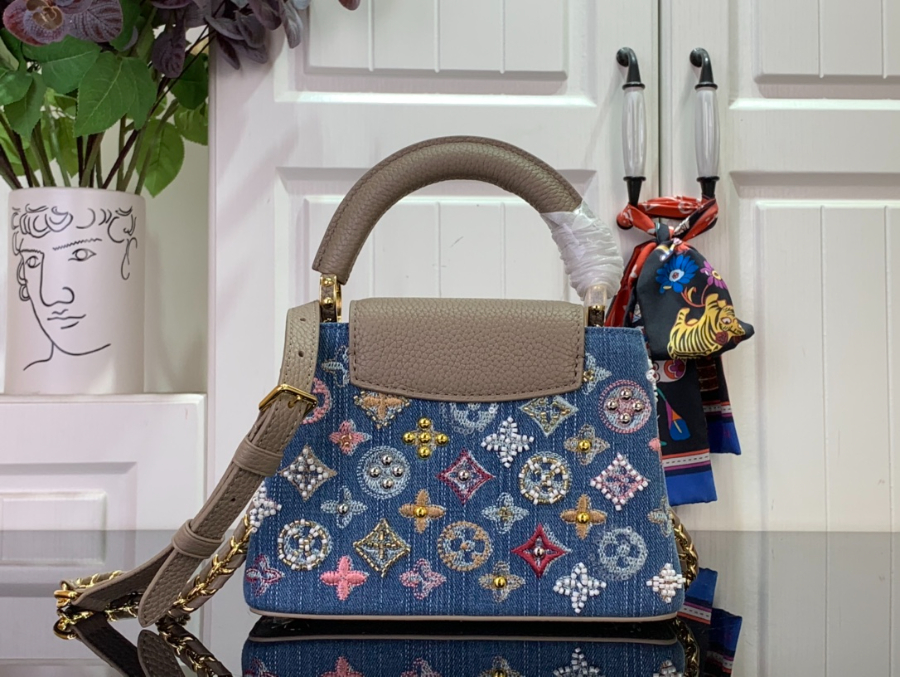 루이비통 카퓌신 미니 M12947 13.6821cm 갈색2.jpg