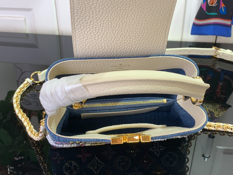 루이비통 카퓌신 미니 M12947 13.6821cm 아이보리3.jpg