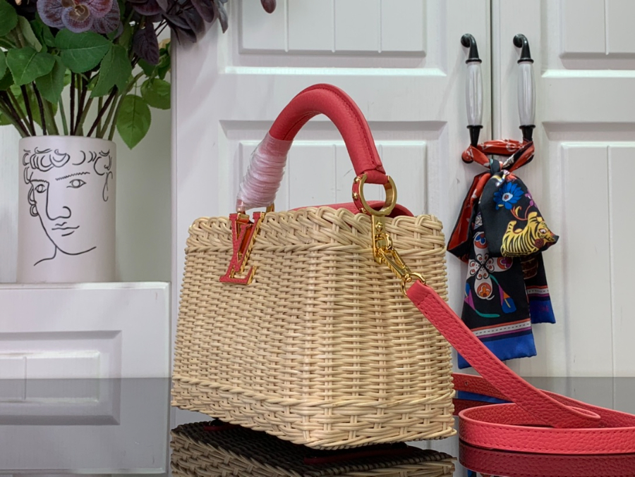 루이비통 카퓌신 미니 M14365 21814cm 레드4.jpg