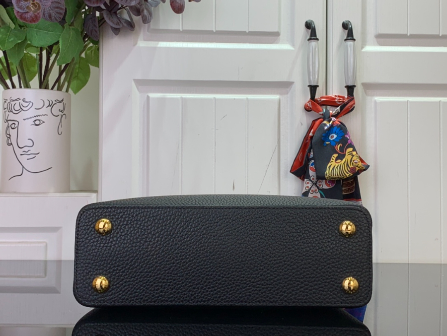 루이비통 카퓌신 스몰 악어무늬 27189cm M86035 블랙5.jpg