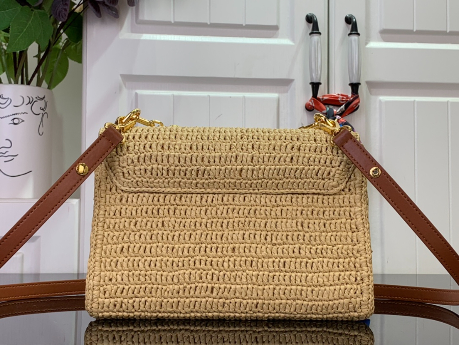 루이비통 트위스트 PM 슬림 백 M14309 15719cm2.jpg