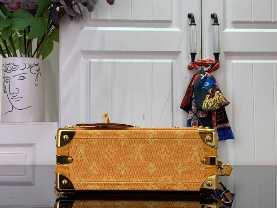 루이비통 핸들 소프트 트렁크 옐로우 M12458 16.5824cm5.jpg