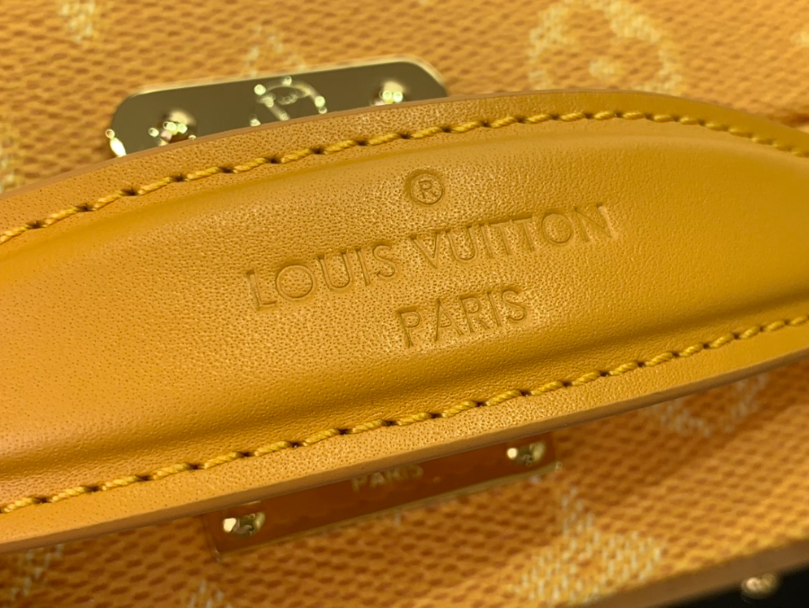 루이비통 핸들 소프트 트렁크 옐로우 M12458 16.5824cm8.jpg