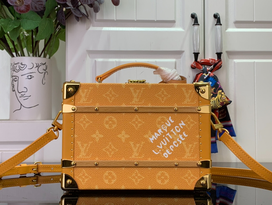 루이비통 핸들 소프트 트렁크 옐로우 M12458 16.5824cm2.jpg