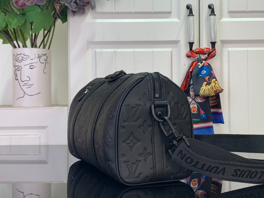 루이비통 시티 키폴 블랙5.jpg