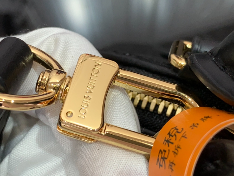 루이비통 알마 BB M26409 23.517.511.5cm 블랙8.jpg