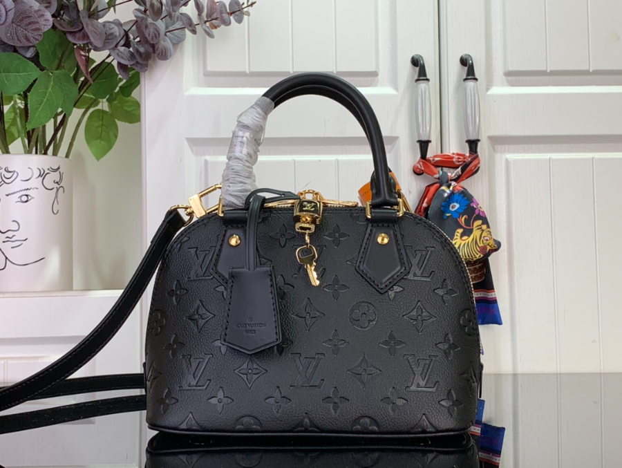 루이비통 알마 BB M26409 23.517.511.5cm 블랙1.jpg