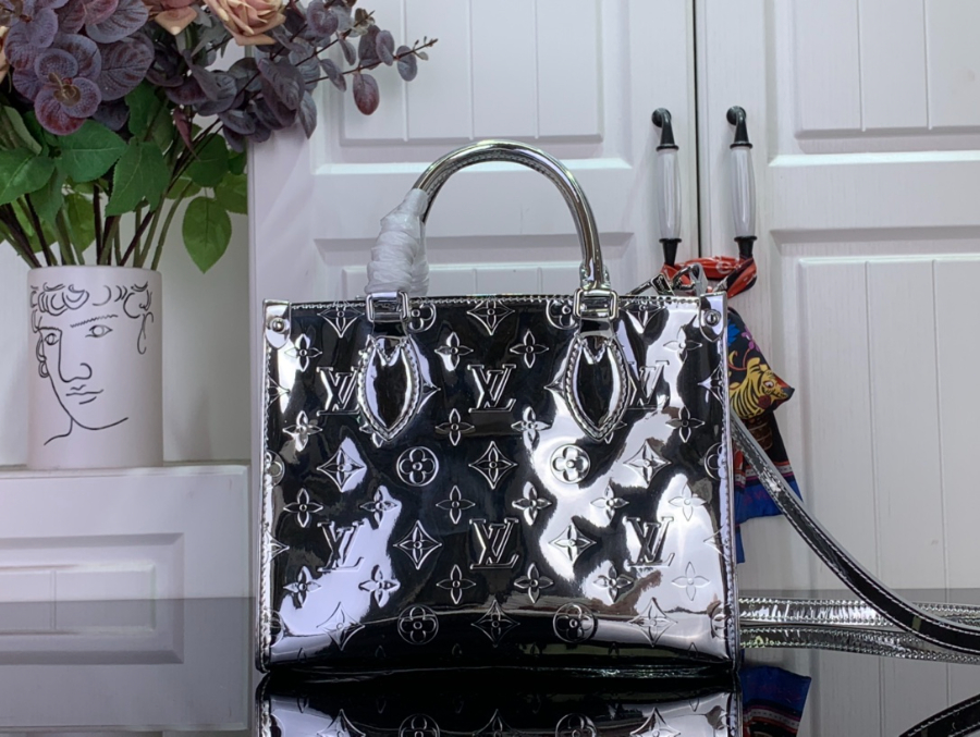 루이비통 온더고 PM M26373 1911.525cm 실버1.jpg